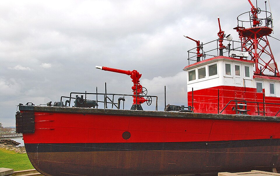 File:Fireboat1-ruston-way-tacoma.jpg