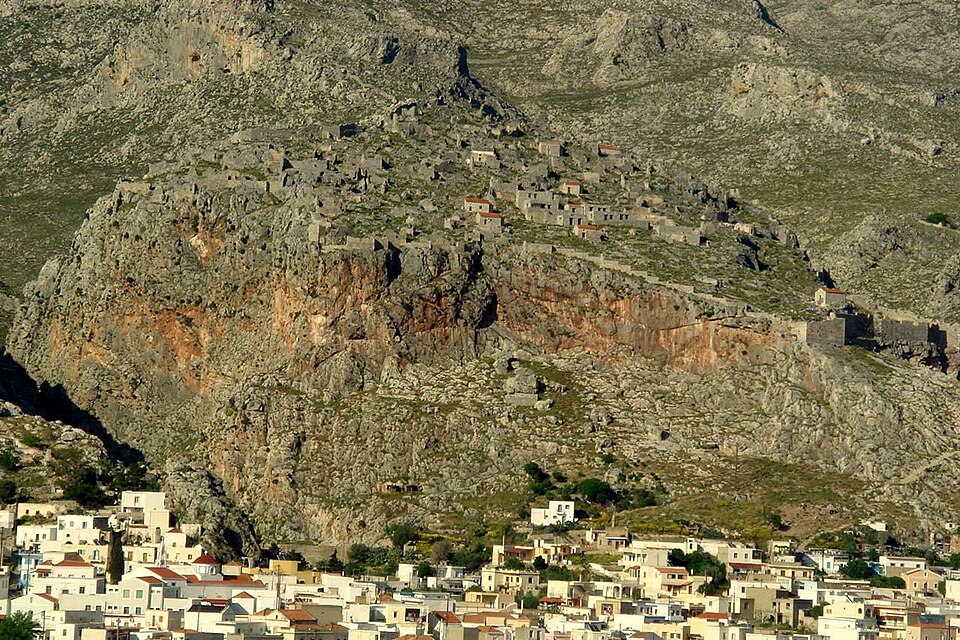 File:Kastro tou Choriou.JPG