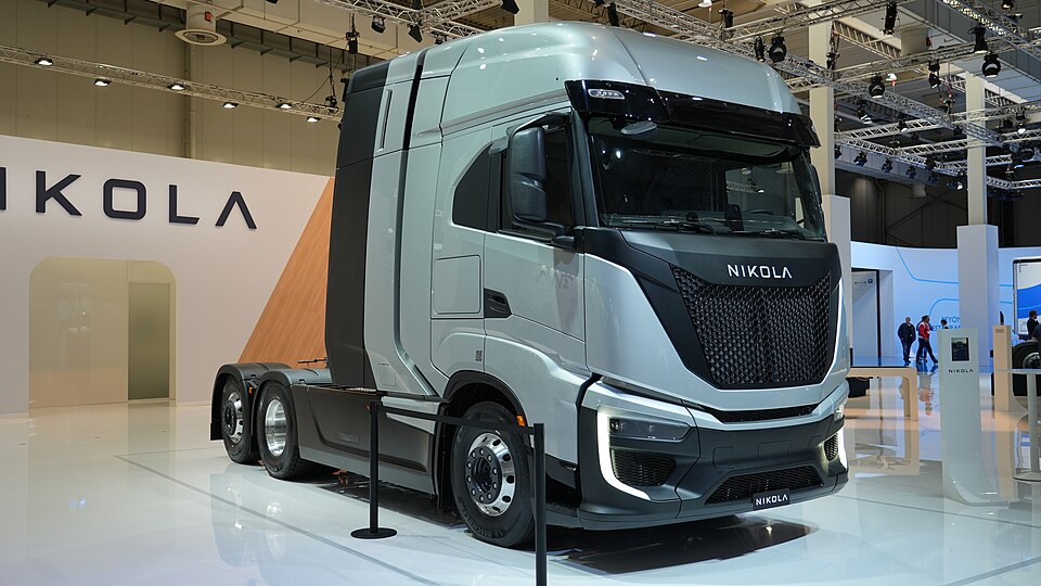 File:Nikola Tre FCEV IAA 2022 (DSC05829).jpg