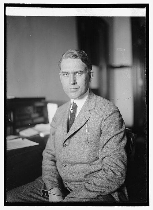 File:Sen. Henrik Shipstead LCCN2016848354.jpg