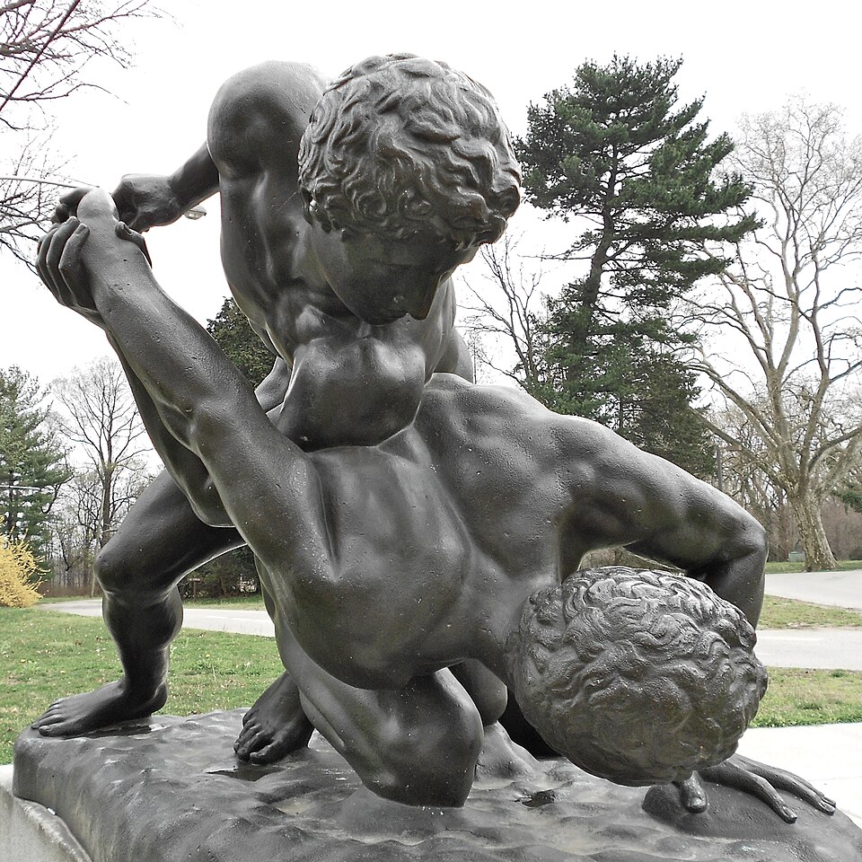 File:Wrestlers Hort Center.JPG