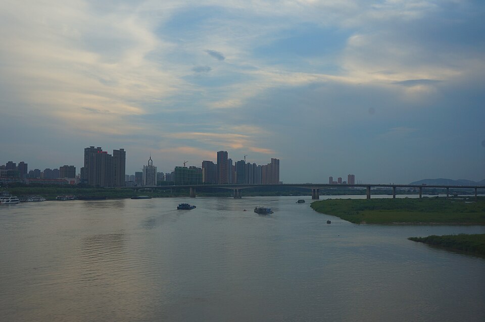 File:201806 Bengbu and Huai River.jpg