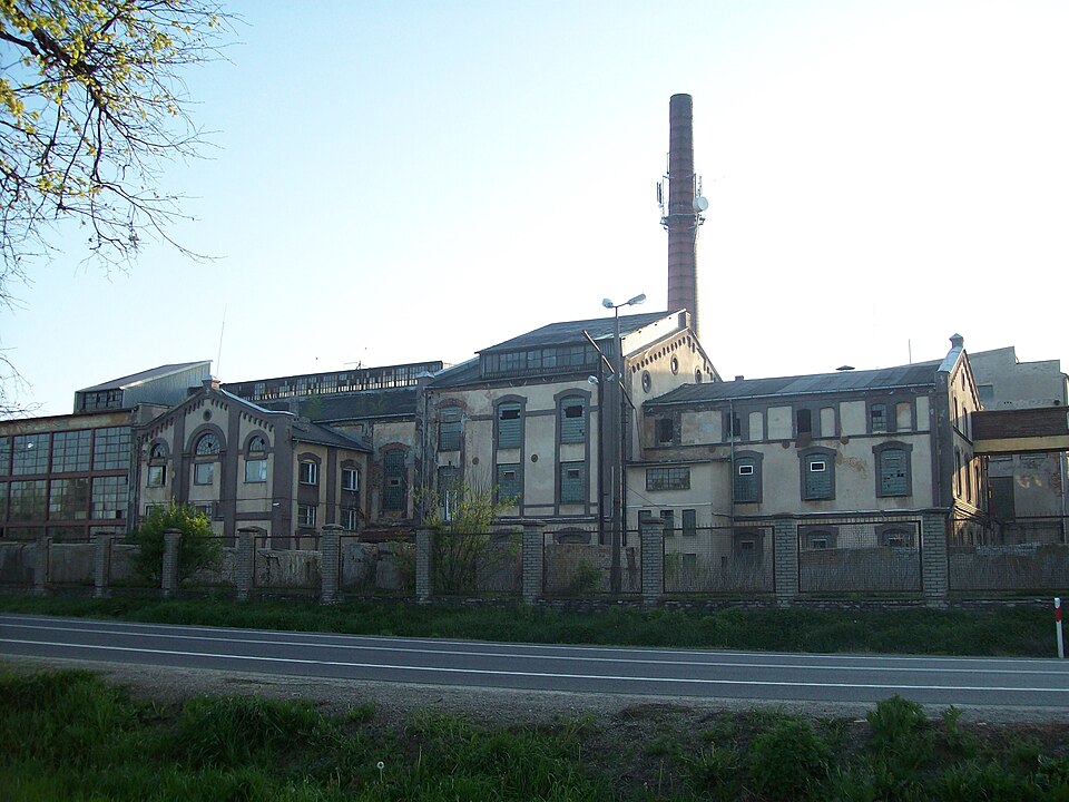 File:Cukrownia Włostów.jpg