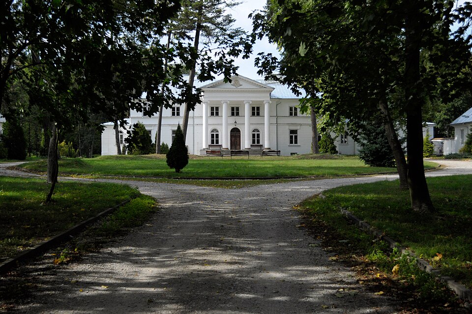 File:Drwalew - zespół pałacowy - ZJ003.jpg