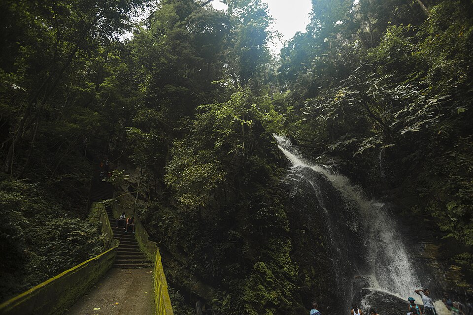 File:Erin-ijesha-water-fall.jpg