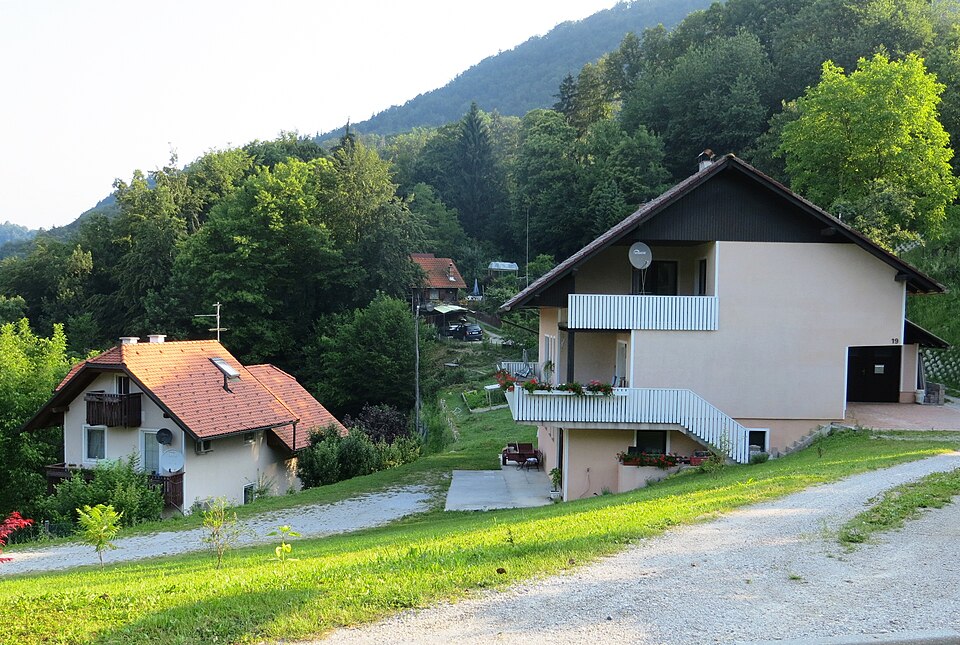 File:Klopce Dol pri Ljubljani Slovenia.JPG