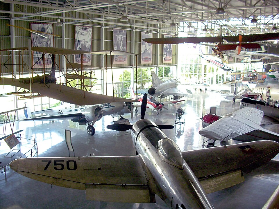 File:Museo Aeronáutico y del Espacio 13.JPG