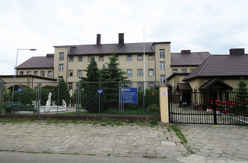 File:ORYSZEW OSADA 03 MONAR-MARKOT.jpg