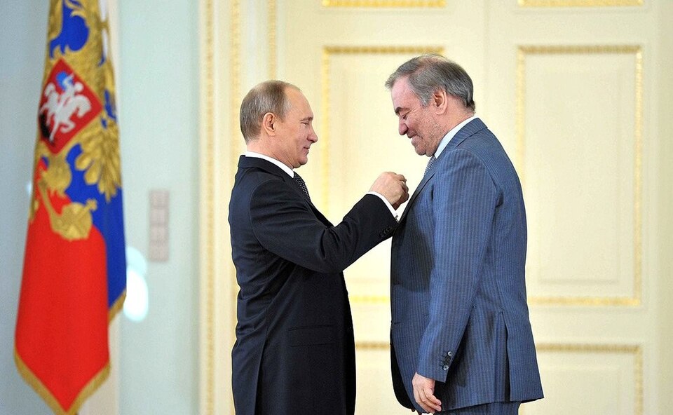 File:Putin awarded Gergiev.jpeg