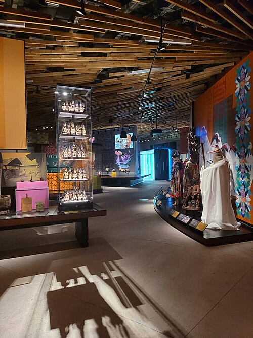 File:Onikan's Archives & Galleries 3.jpg