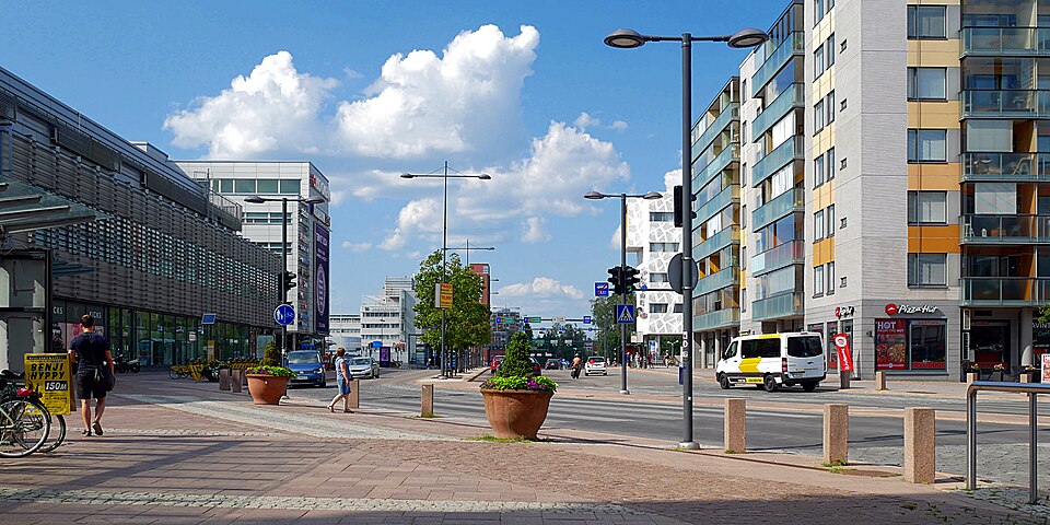 File:Piispansilta Matinkylä Espoo Iso Omena 280719.jpg