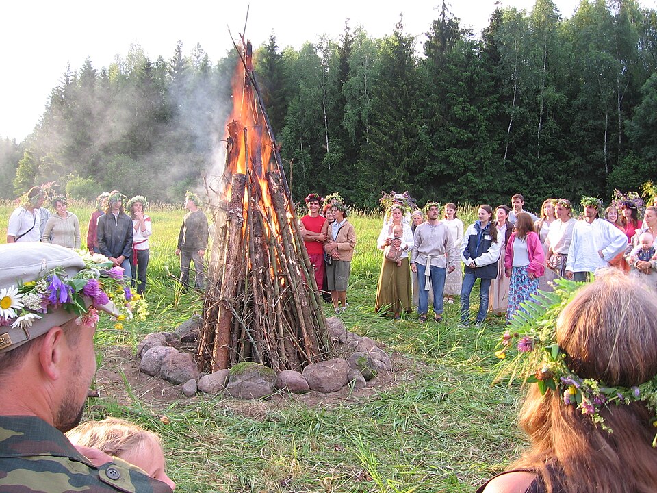 File:Купальский костёр.JPG