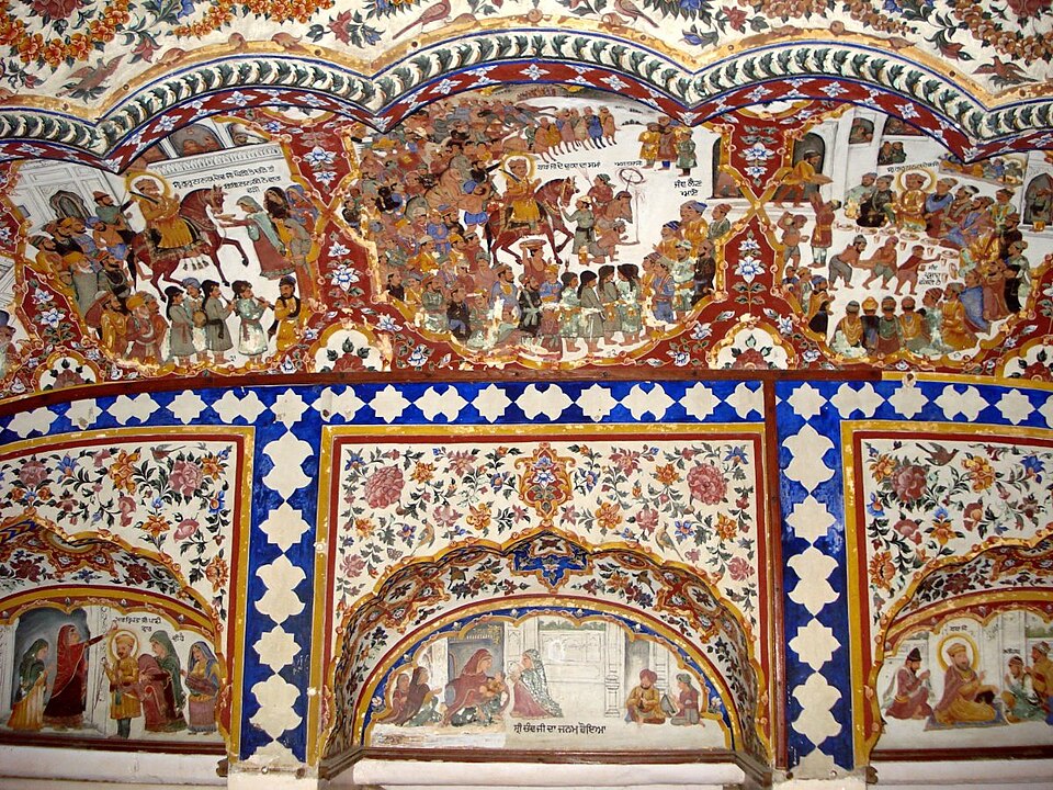 File:Gurdwara Baba Atal fresco 2.jpg