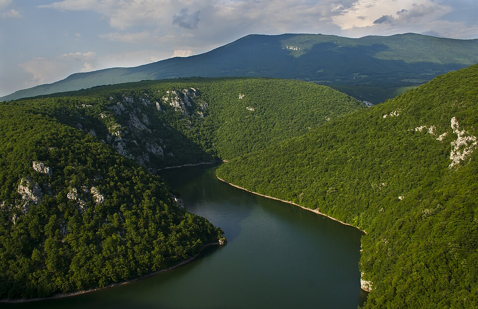 File:Jezero Bočac i Čemernica.jpg