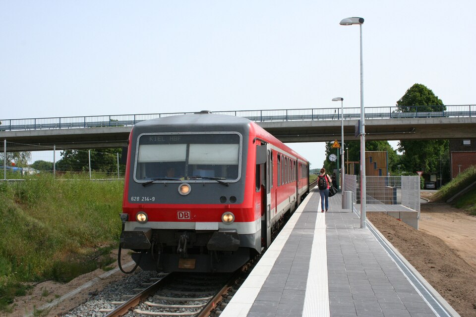 File:Lübeck Flughafen.jpg