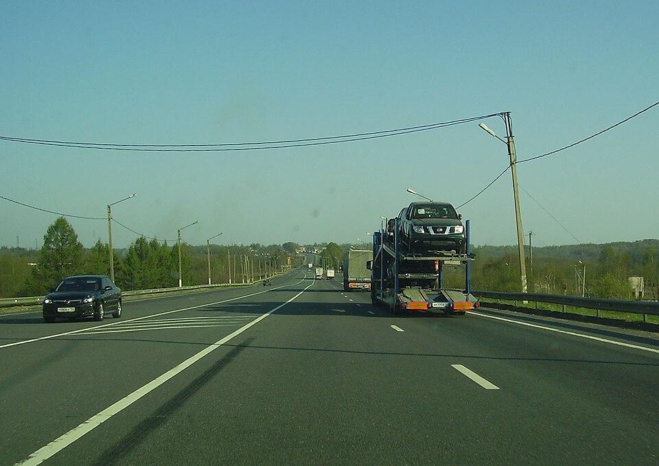 File:M10 in Novgorod region.jpg
