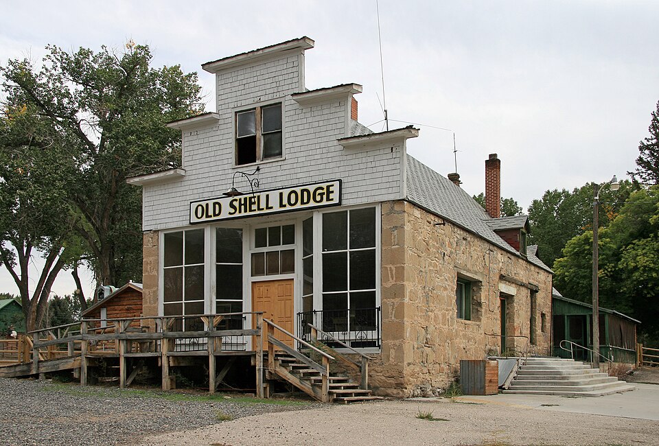 File:Old Shell Lodge WY 2007.jpg