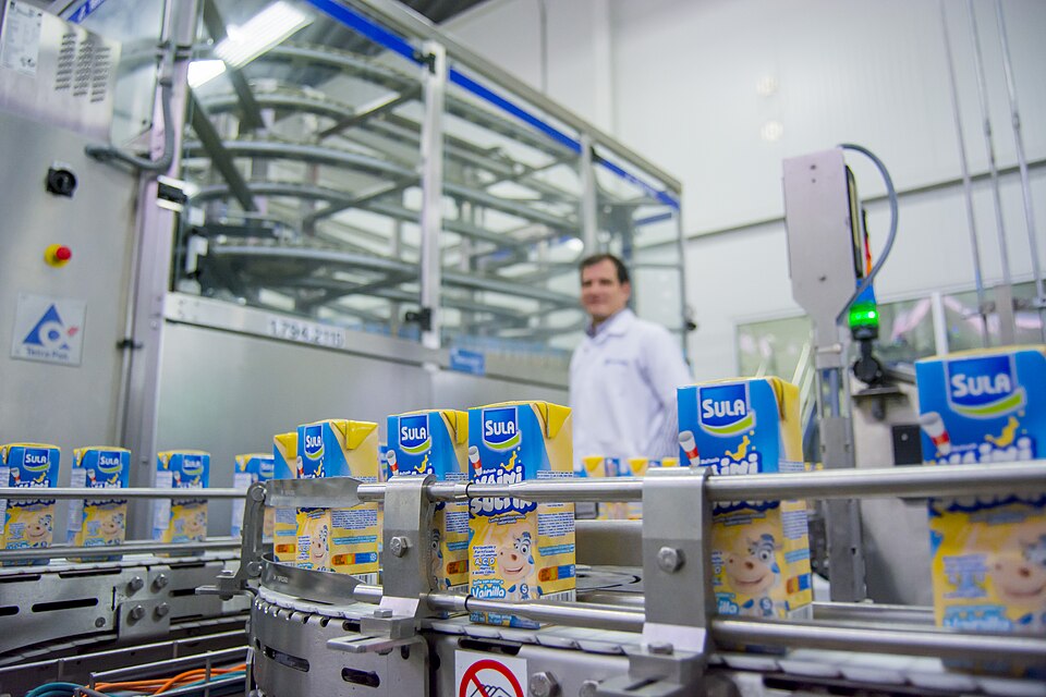 File:Sula Milkshakes Dairy Production Plant.jpg