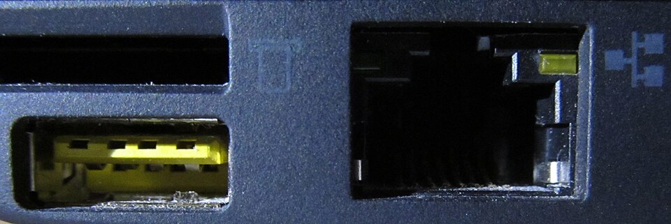 File:Thinkpad X220 Yellow USB.jpg