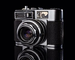 Vitomatic IIa camera with Color Skopar f/2.8 lens