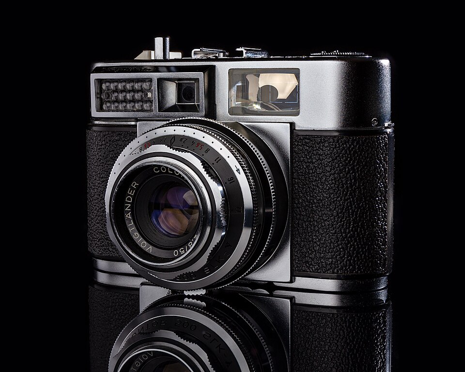 File:Voigtländer Vitomatic IIa (Front), 1811111401, ako.jpg