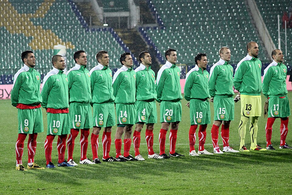 File:Bulgaria national football team 2010.JPG