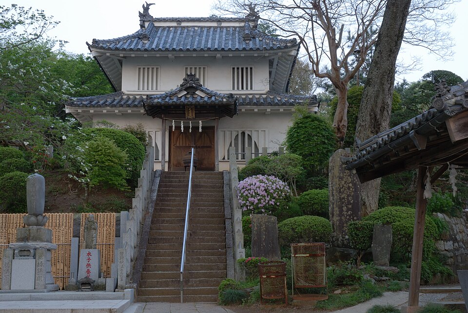 File:Kasama castle hachimandai yagura.jpg