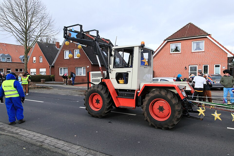 File:Papenburg - Karneval 103 ies.jpg