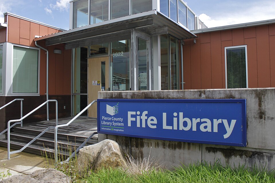 File:Pierce County Library - Fife 01.jpg