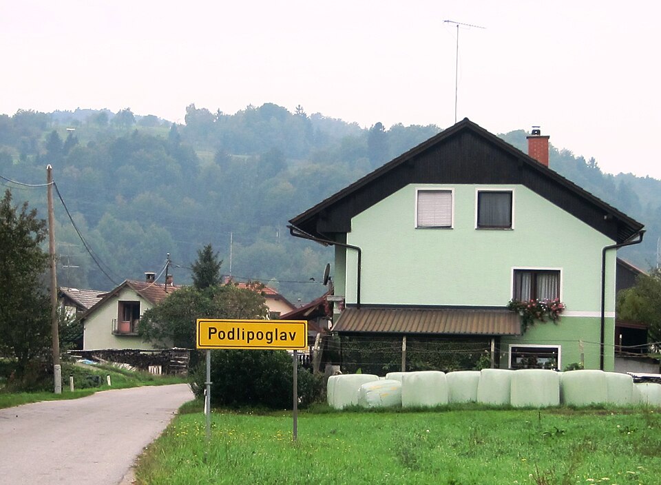 File:Podlipoglav Slovenia.JPG