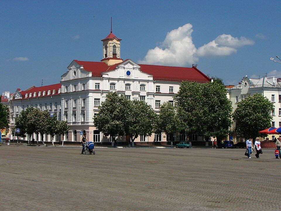 File:Будинок адміністративного суду.jpg