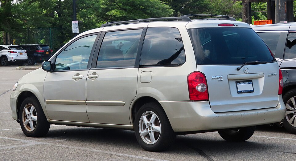 File:2003 Mazda MPV LX, rear 7.7.19.jpg