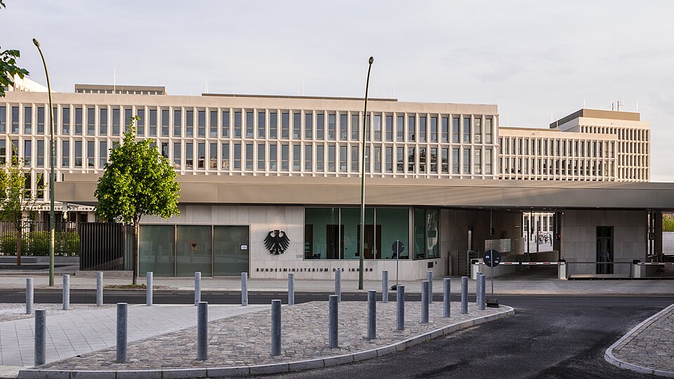 File:BMI Berlin HQ (20150511-DSC05153).JPG