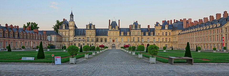 File:Château de Fontainebleau (Fontainebleau) edited (1).jpg