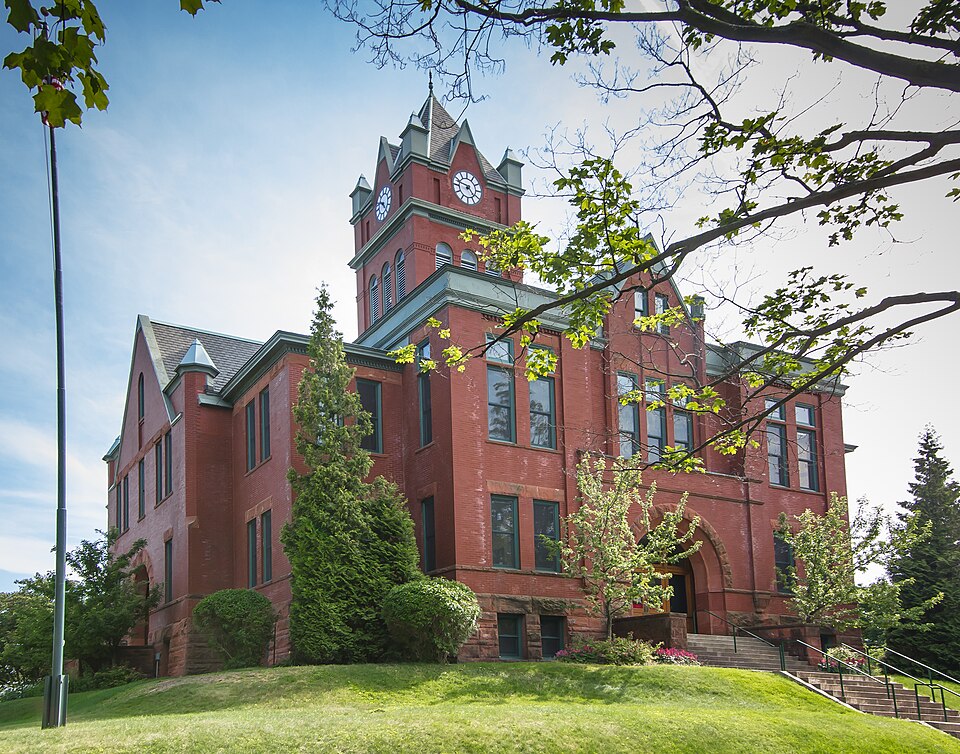 File:Grand Traverse County Courthouse.jpg
