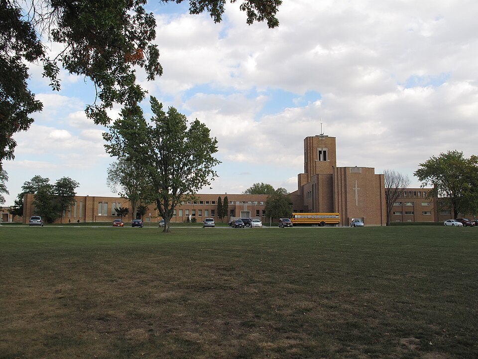 File:Holy Redeemer College, 2012.JPG
