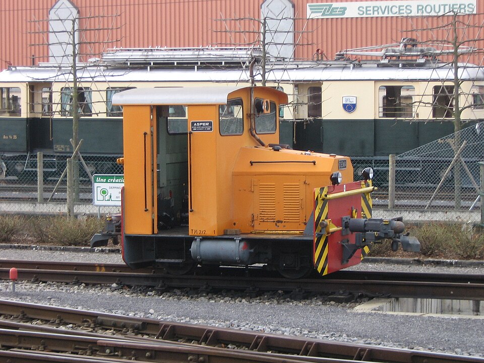 File:LEB-Tm-2-2-Depot-Echallens-10.03.2011.jpg