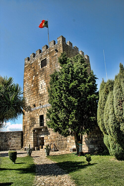 File:Lamego - Castelo de Lamego.jpg