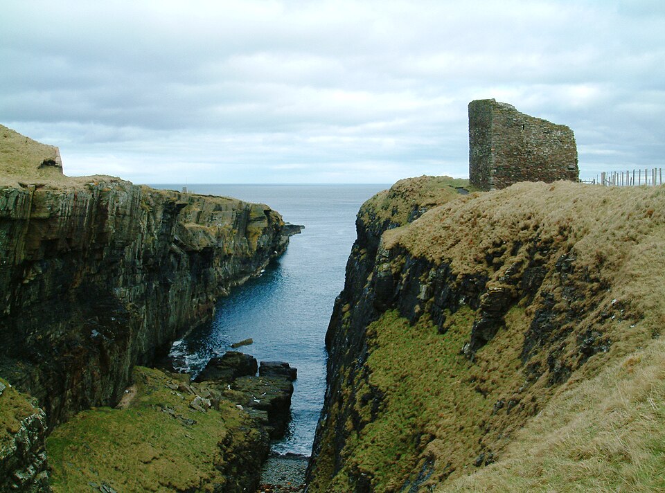 File:OldCastleWick.jpg