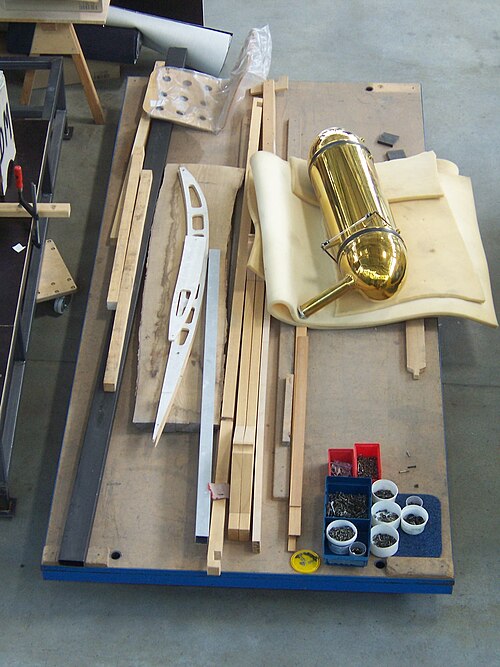 File:Otto-Doppeldecker Teile 2.JPG