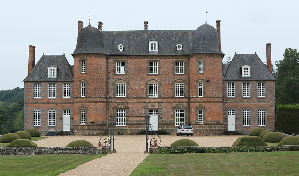 File:Chateau de Couterne 001.jpg