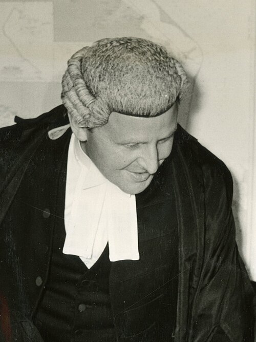 File:Frank Soskice 1951.jpeg
