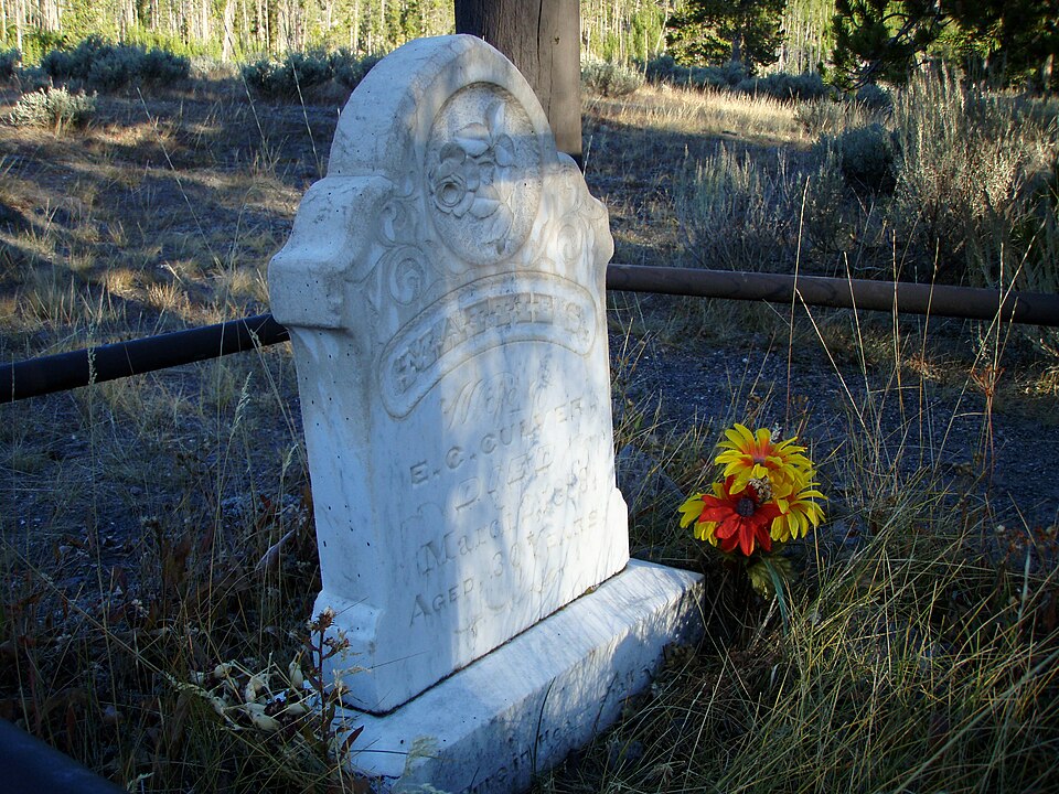 File:MattieCulverGraveStoneYNP2010.jpg