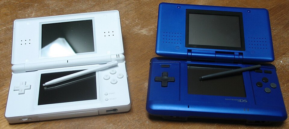 File:Nintendo DS Compare.jpg