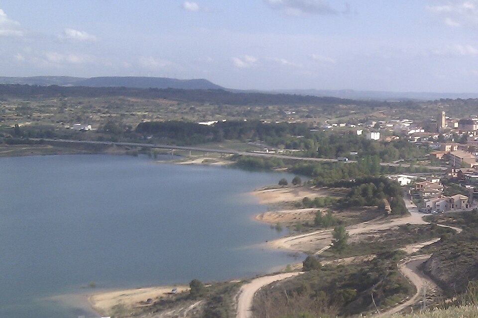 File:Vista parcial de Sacedón.jpg