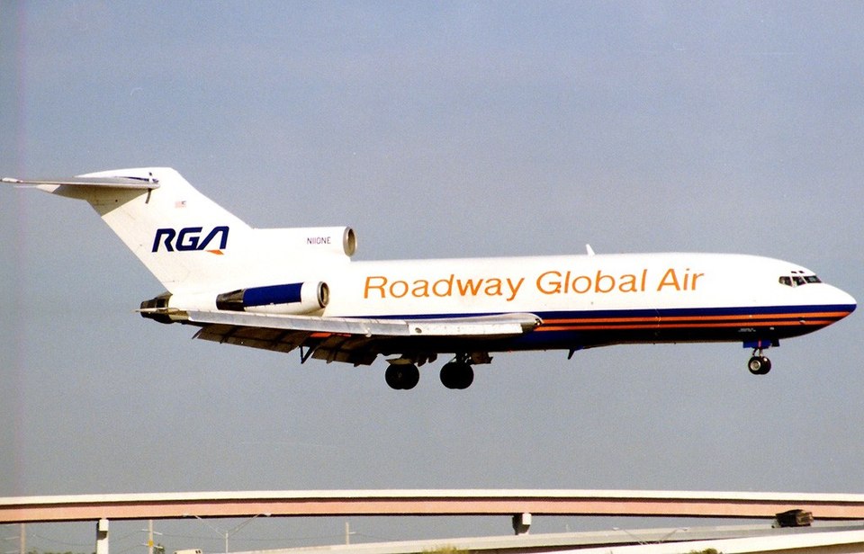 File:Boeing 727-81(F), Roadway Global Air AN0192356.jpg