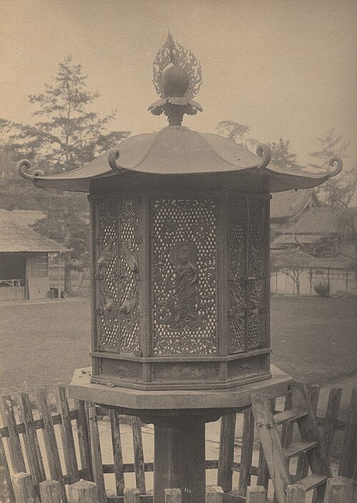 File:Todaiji Octagonal Lantern.jpg