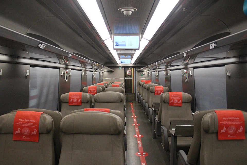 File:FS ETR.700 Business Class Interior.jpg