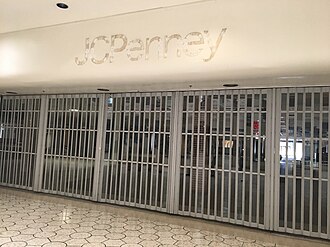 Closed JCPenney mall entrance (Oct 2017)