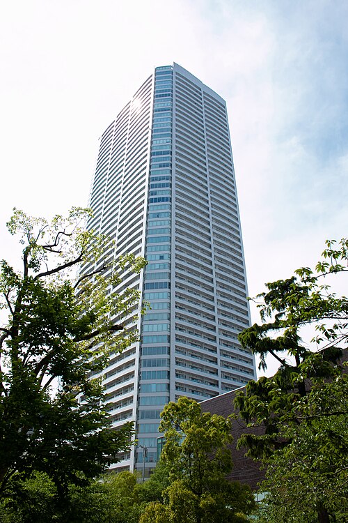 File:Osaka-hibikinomachi-the-sanctus-tower IMG 2669-3 20180422.jpg